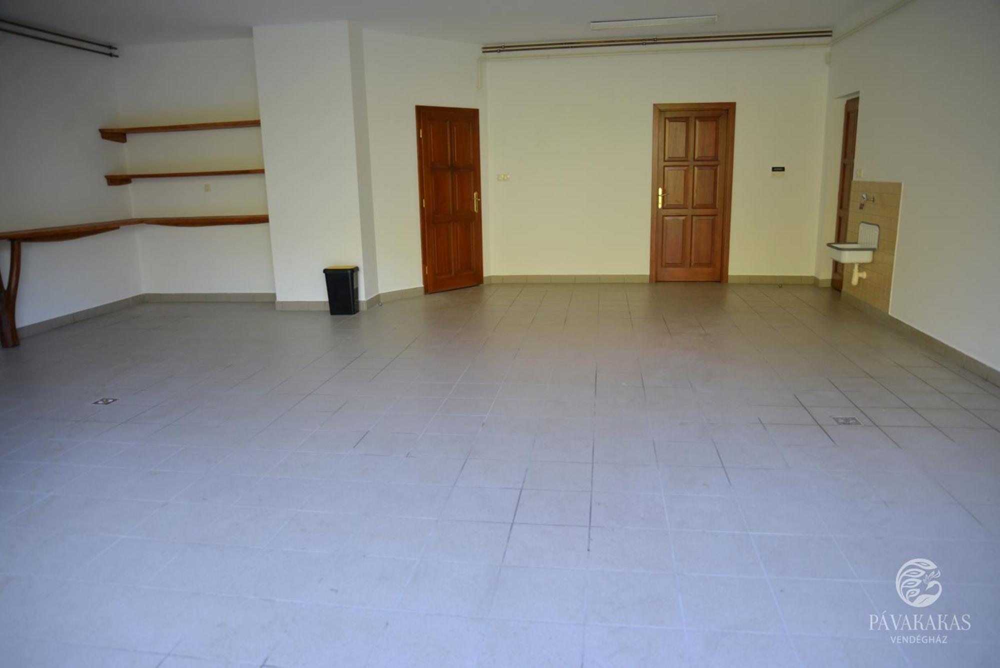 Pavakakas Vendeghaz Vác Exterior foto