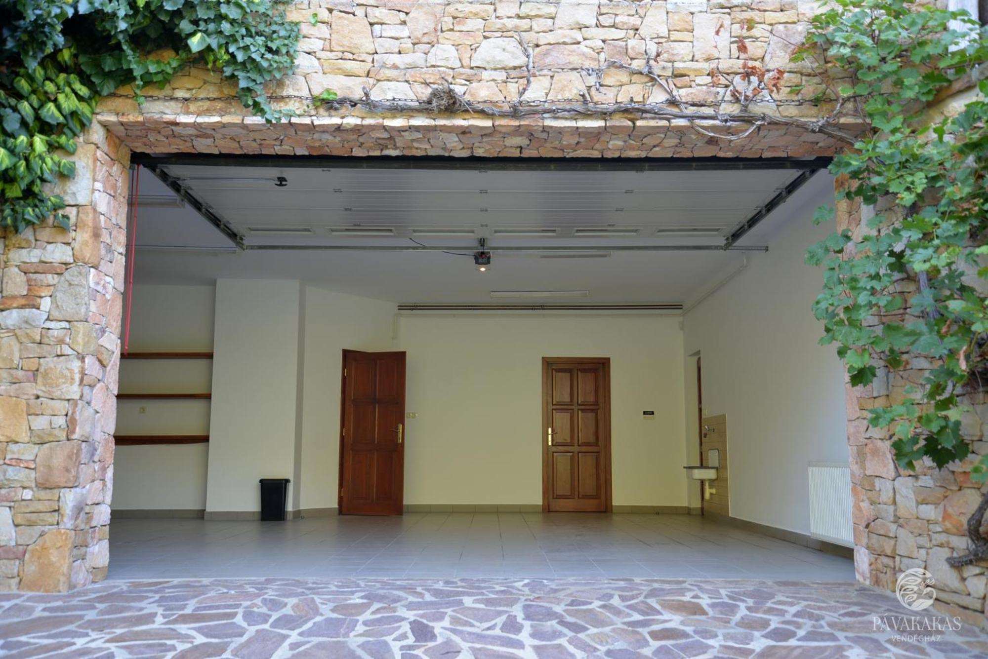 Pavakakas Vendeghaz Vác Exterior foto